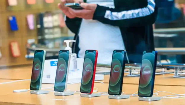 Pick the Most Suitable: iPhone 13 Vs iPhone 12-XS