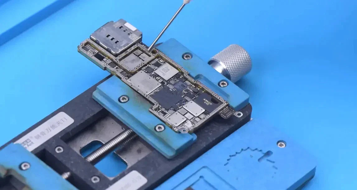 iPhone 13 Pro Double-layer Motherboard Separation