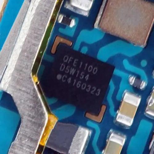 QFE1101 and QFE2320 charging IC chips for Xiaomi Mi 4 and Redmi 1S, used as replacement components for mobile phones.