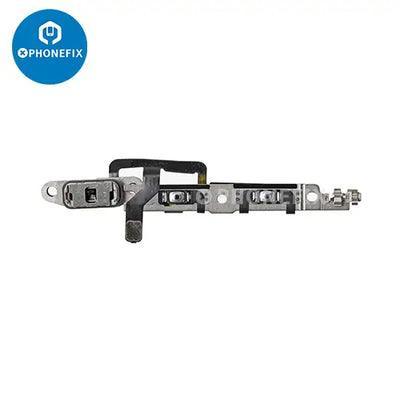 Remplacement de la nappe flexible du bouton de volume de l'iPhone 8-15 Pro Max par PHONEFIX, montrant la nappe flexible et les connecteurs à réparer.