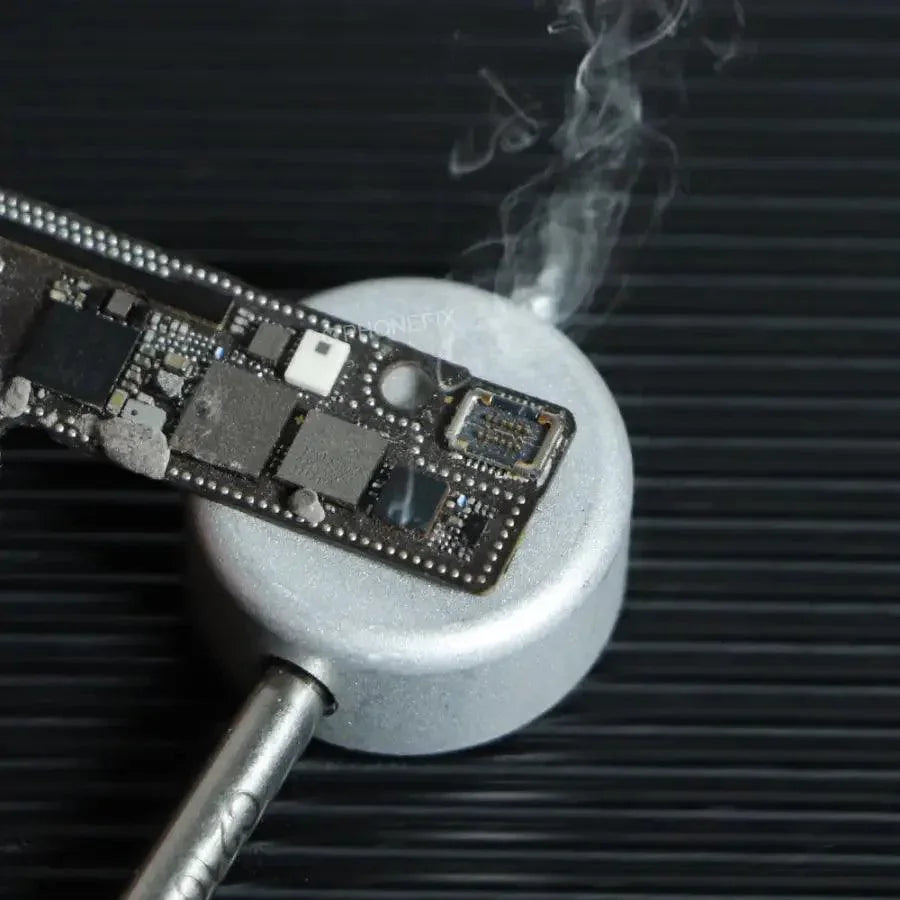 Small copper pre-heating mini head for JBC C210 C245 soldering iron tips, used for precise PCB soldering in electronics repair.