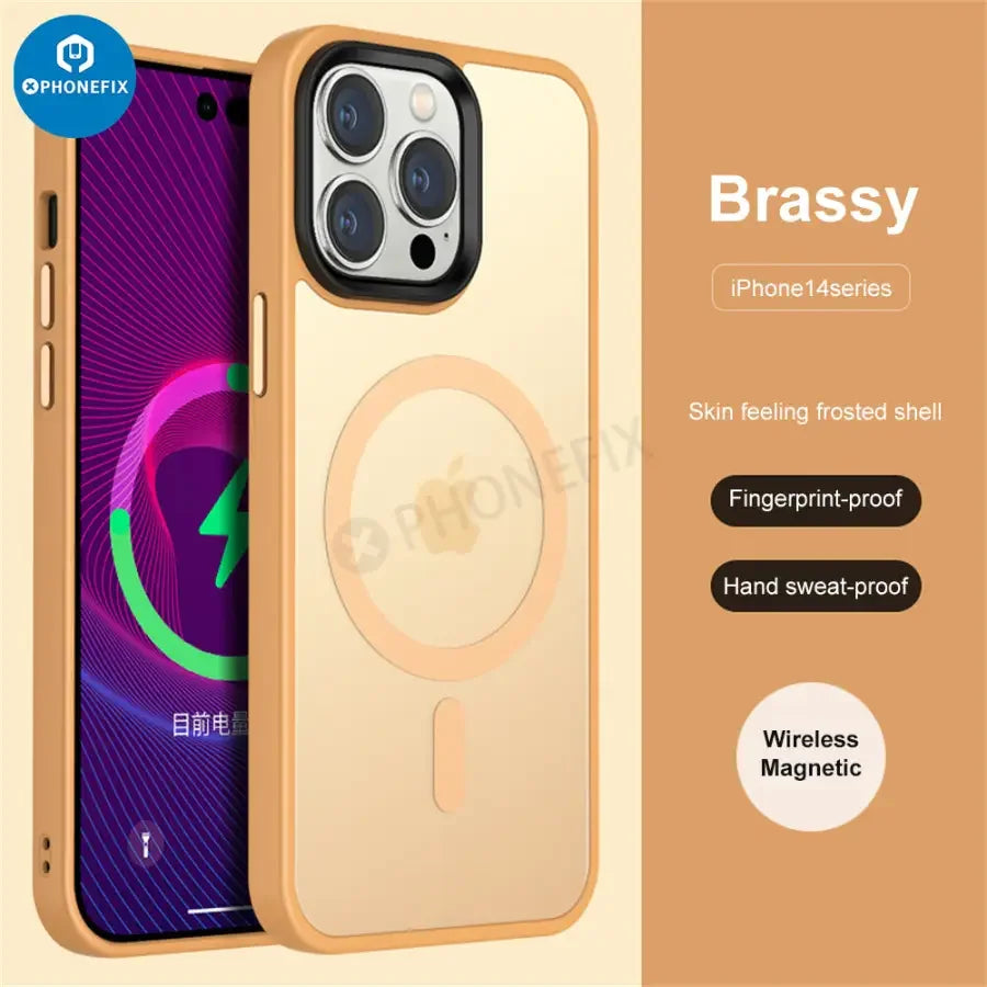 Coque de téléphone PHONEFIX en silicone noir avec MagSafe pour iPhone 14 Pro Max, présentant une texture lisse et des découpes précises.