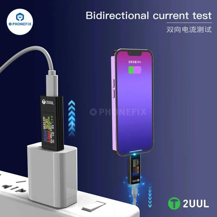 El comprobador digital PhoneFix USB Tipo-C muestra las lecturas de voltaje y corriente en un dispositivo portátil compacto que se utiliza para probar puertos USB.